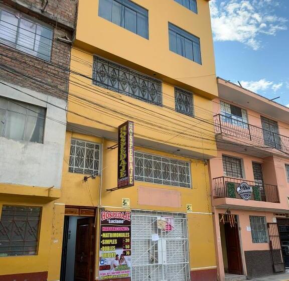 فندق Hospedaje Luciano