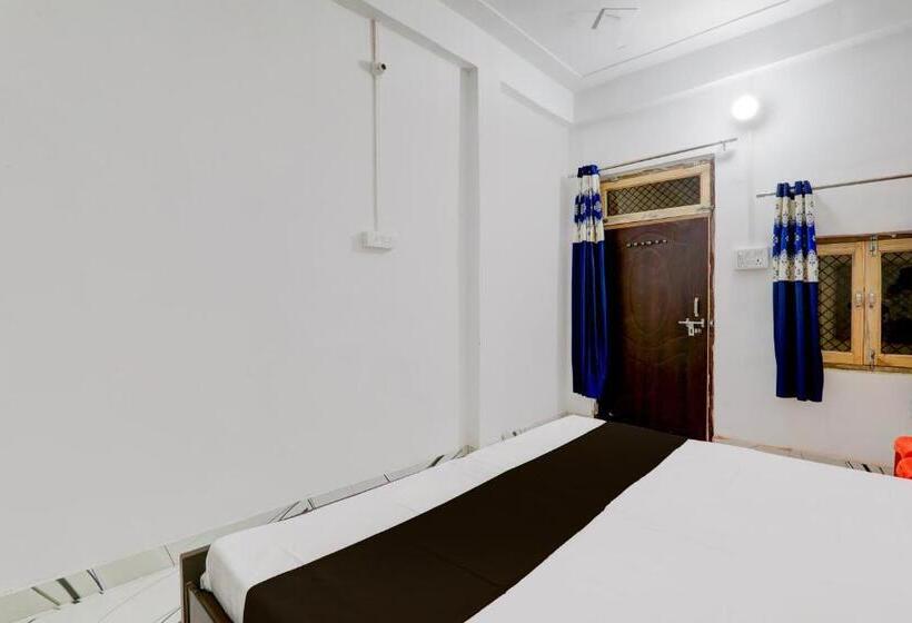 בית מלון כפרי Oyo Rd Palace