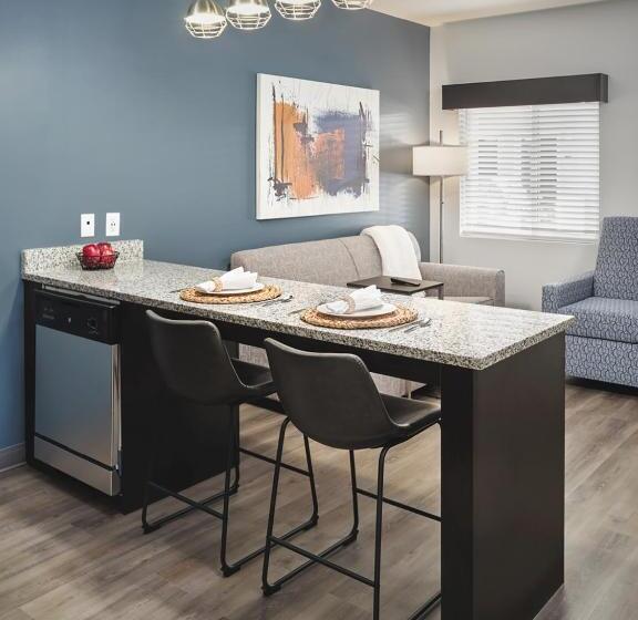 هتل Stayapt Suites Columbus Fort Benning