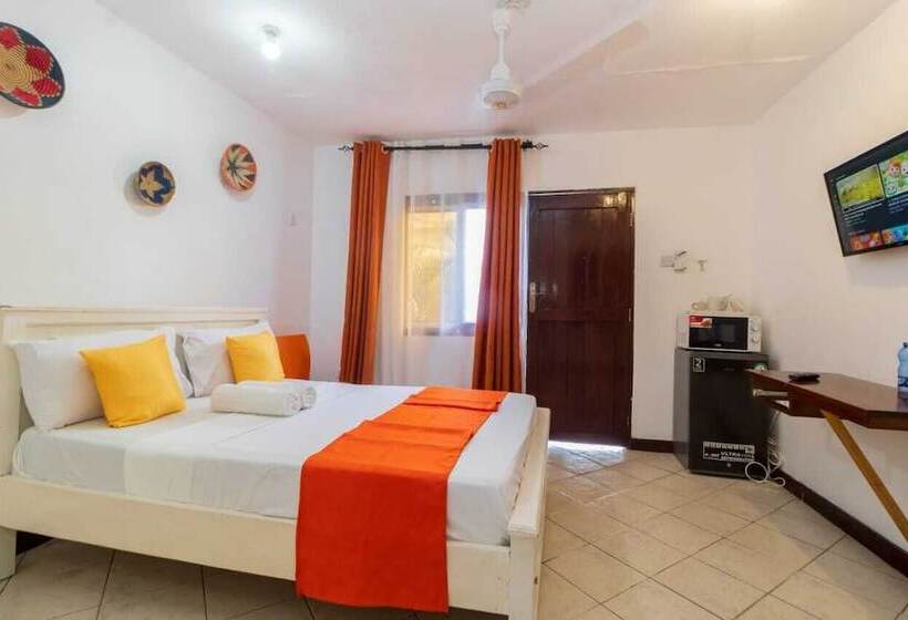 בית מלון כפרי The Pontoons Nyali A103