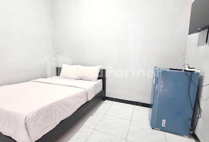 בית מלון כפרי Vins Homestay Kroya Mitra Reddoorz