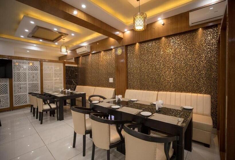 Le Mars Hotel Ladan