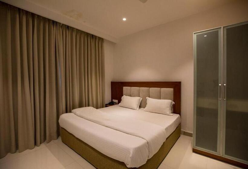 Le Mars Hotel Ladan