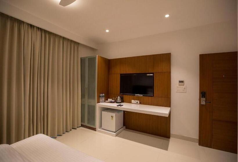 Le Mars Hotel Ladan