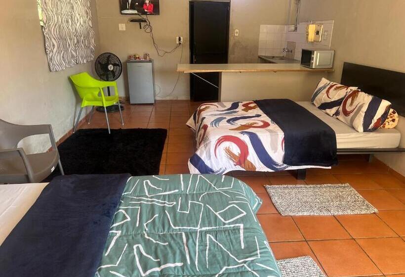 פנסיון Happy Time Guest Houses