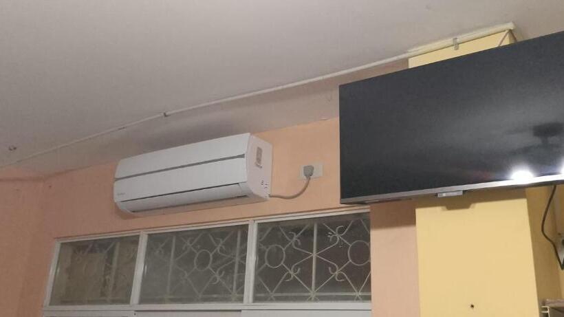 پانسیون Hostal La Gran Familia