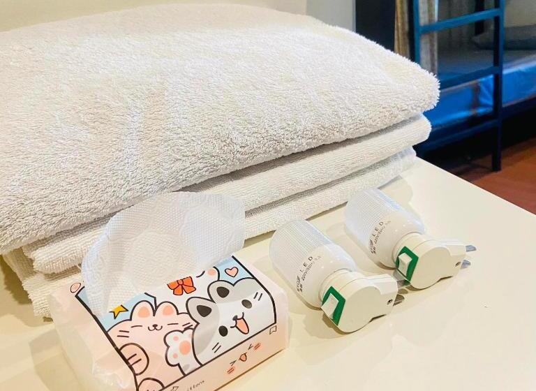 Three Hostel At Night Market Pakchong