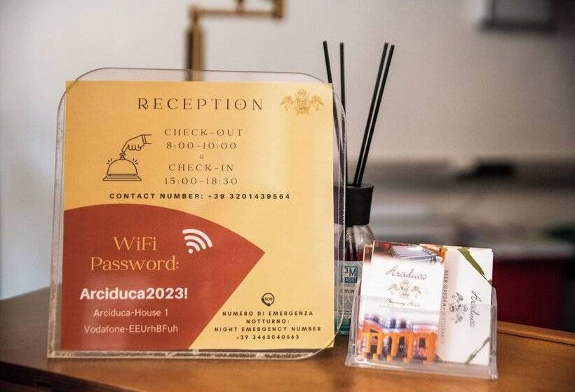 تختخواب و صبحانه Arciduca Charming House Room & Breakfast