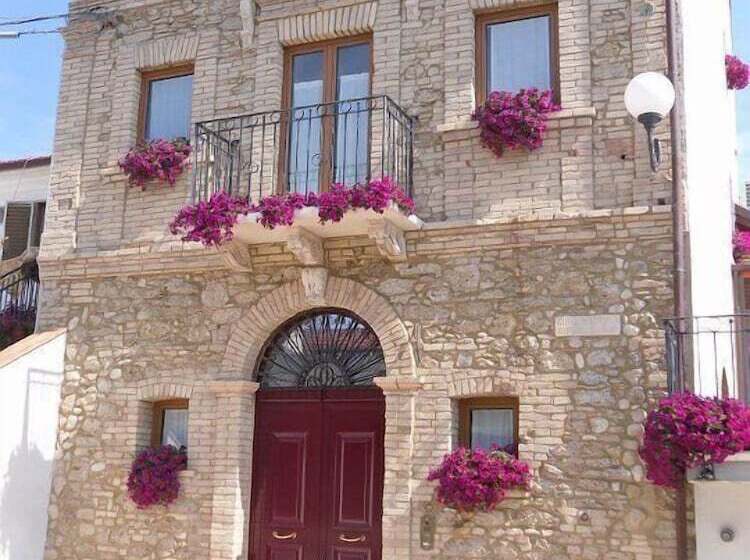 تختخواب و صبحانه La Casa Del Palombaro