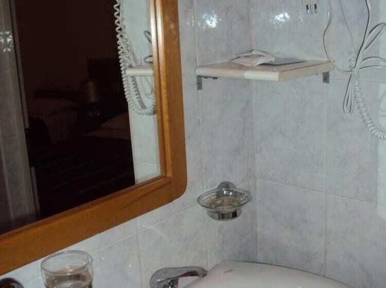تختخواب و صبحانه Mirage