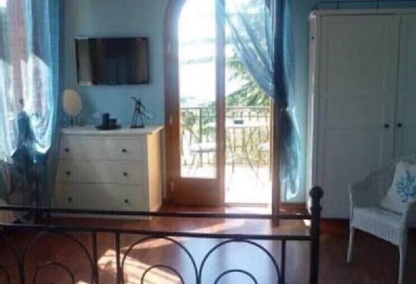 تختخواب و صبحانه Villa Gaia   Luxury Villa, Pool & Wellness Rooms