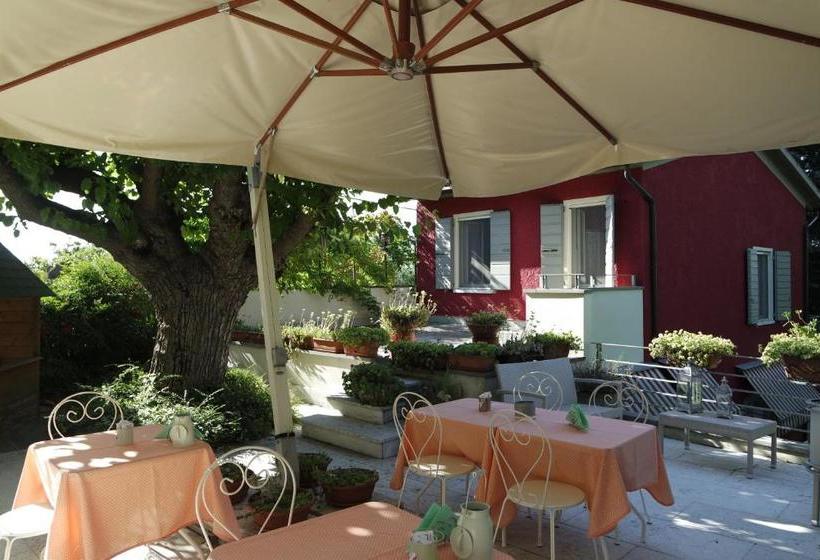 تختخواب و صبحانه Villa Pille