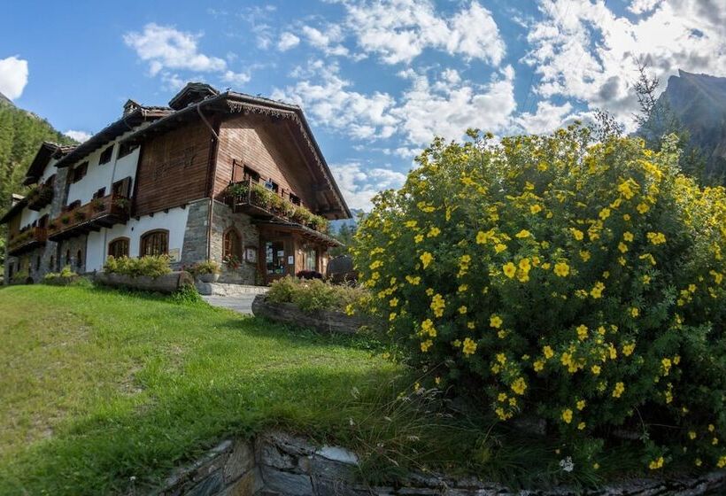 בית מלון כפרי Albergo Boule De Neige