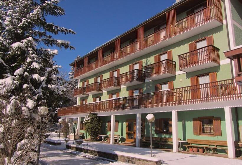 هتل Albergo Monteverde