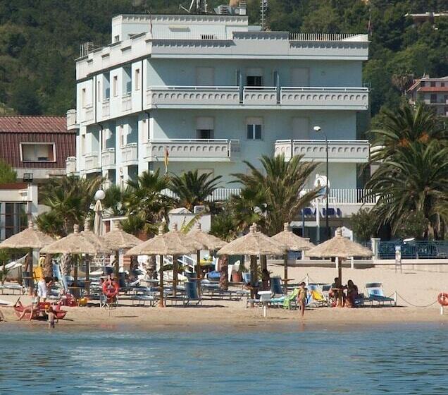 هتل Caraibi