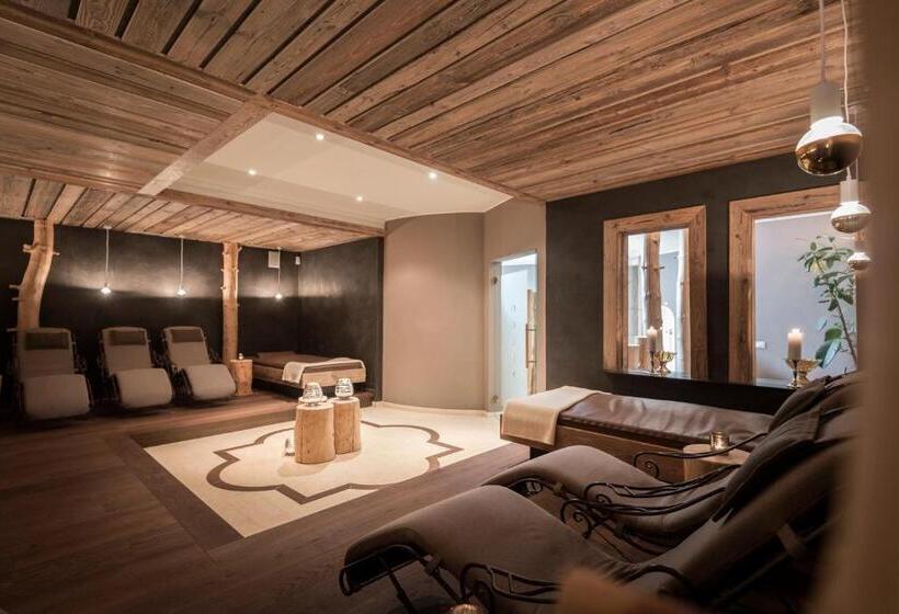 هتل Chalet S   Dolomites Design   Adults Recommended
