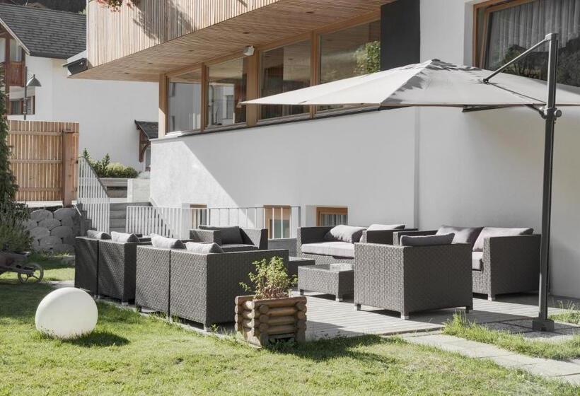هتل Gardenazza