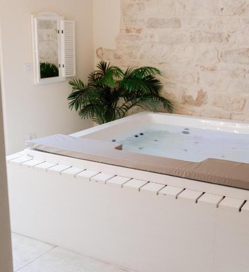 تختخواب و صبحانه Aurluna Luxury Suites