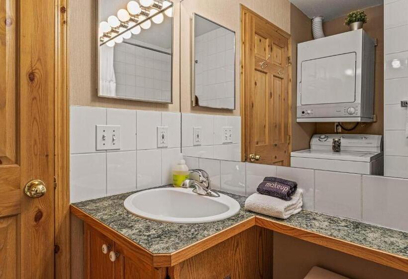 Bow Valley Chalets Entire 2 Bedrooms Townhouse