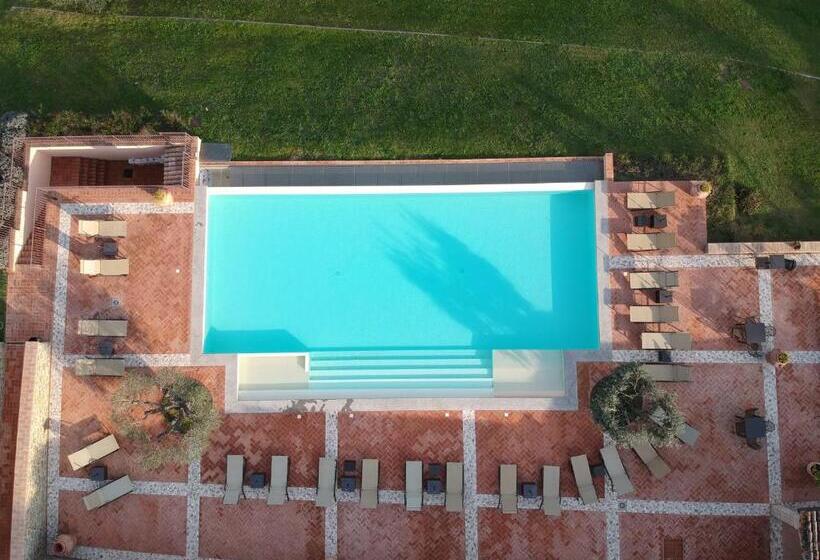 בית מלון כפרי Borgo Sant Apollinare   Resort