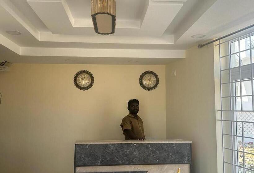 Отель Brown Berry Inn