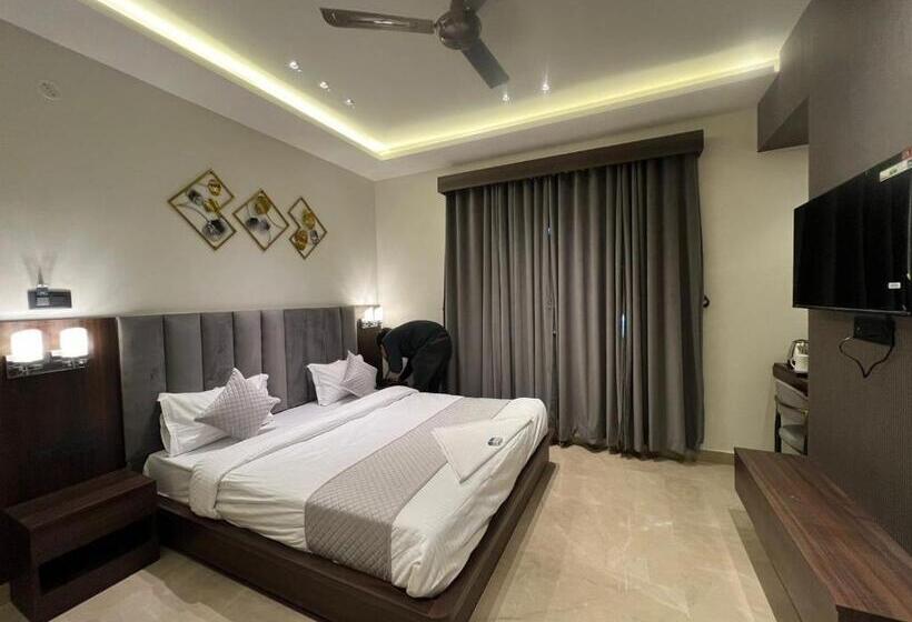 Отель Mng Stays At Bahuti Bypass
