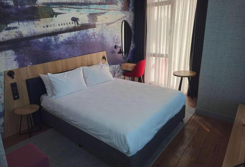 هتل Ramada Encore By Wyndham Istanbul Arnavutkoy
