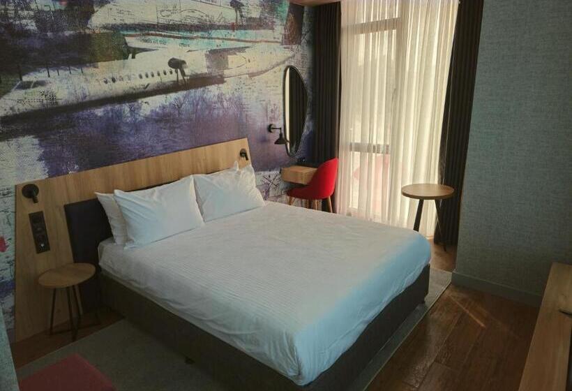 هتل Ramada Encore By Wyndham Istanbul Arnavutkoy