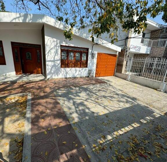 پانسیون Calipso Dive And Pet Center