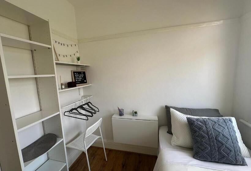 بنسيون Downhills Way   North London   Rooms