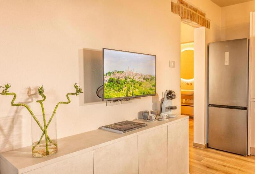 ペンション Palazzo Falcinelli Luxury Room In Montepulciano Center With Elevator