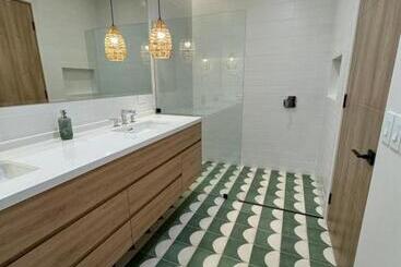 2 Bedroom Jungle View Penthouse With Pool & Jacuzzi