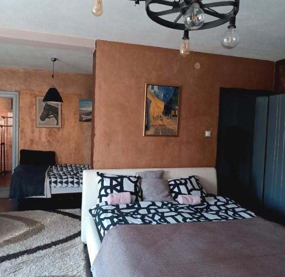 تختخواب و صبحانه Etno Selo Naša Avlija