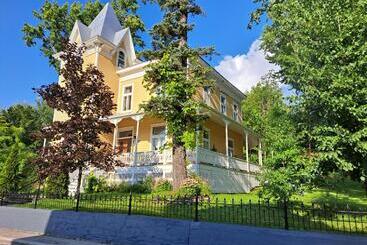 تختخواب و صبحانه Gîte Au Charme Victorien