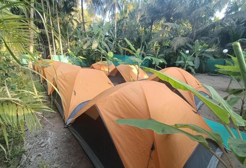 호텔 Baadal Pani Beach Resort Near Kelwa Beach