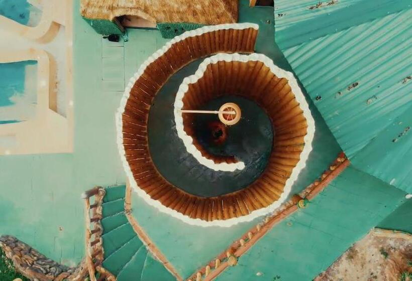 בית מלון כפרי Boscaje Solarpunk Habitat