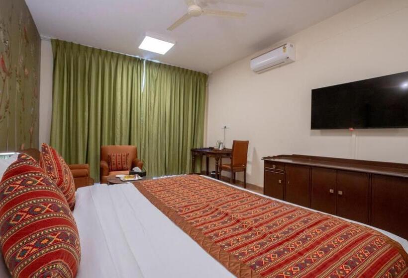 فندق Ezzenza Swarg By Beas Golf Resort   Devlok Manali