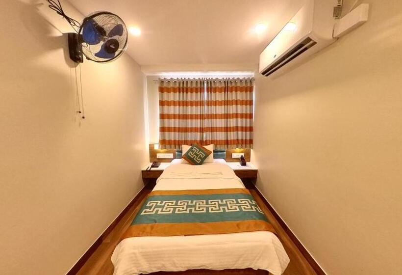 בית מלון כפרי Grt Square