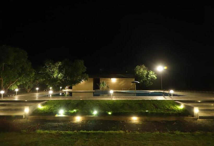 酒店 Iravati Resort