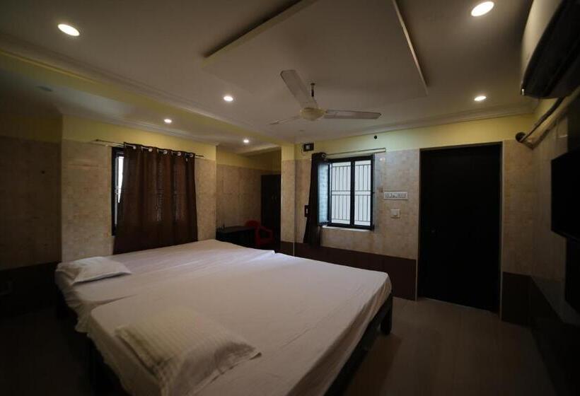 هتل Jr Lodge