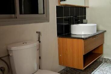 هتل Kc Guesthouse