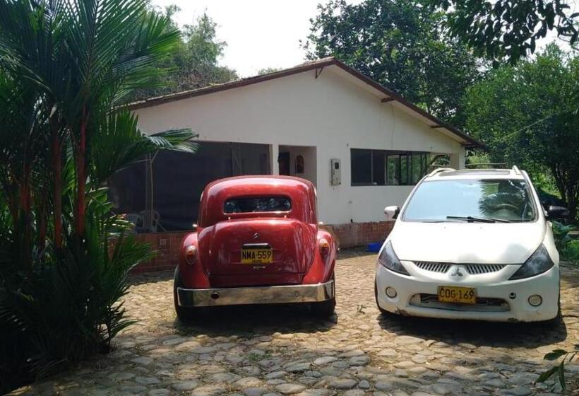 هتل La Madre Tierra De Cache