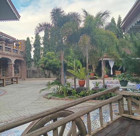 호텔 Mount Pinatubo Base Camp At Balai Hermogina