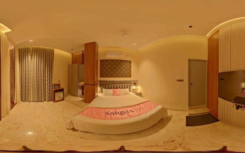 酒店 Saroja Suites