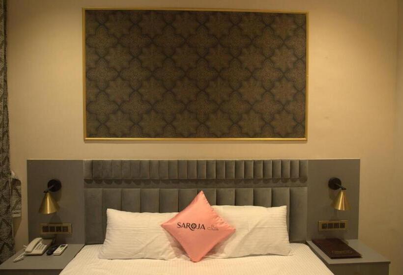 酒店 Saroja Suites