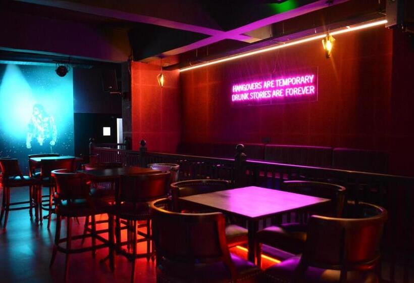 酒店 Saroja Suites