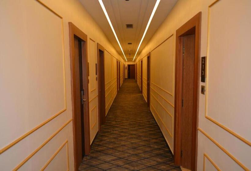 酒店 Saroja Suites