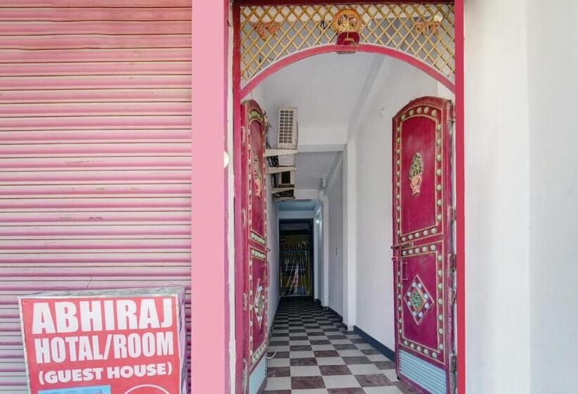 בית מלון כפרי Spot On Abhiraj Hotal & Guests House