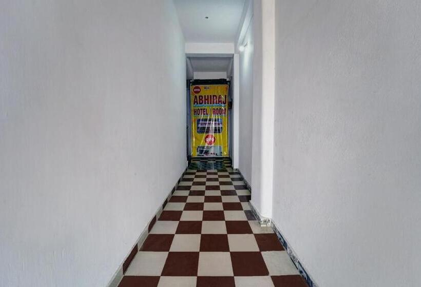 בית מלון כפרי Spot On Abhiraj Hotal & Guests House