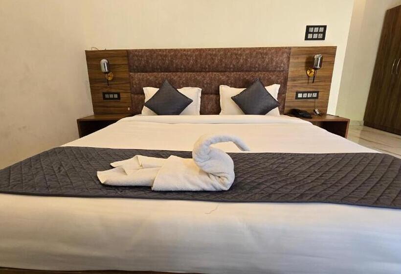 בית מלון כפרי The Sanctuary